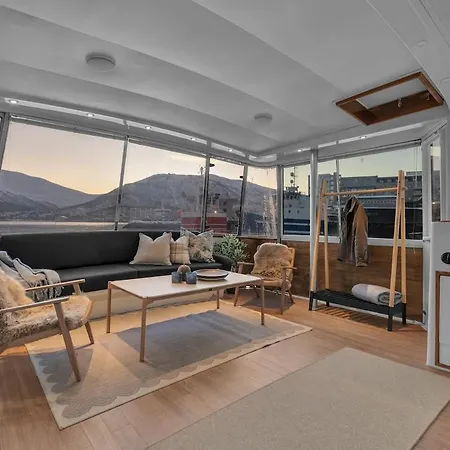 ספינת מלון One-of-a-kind Arctic Experience Aboard Boat Grosso טרומסה