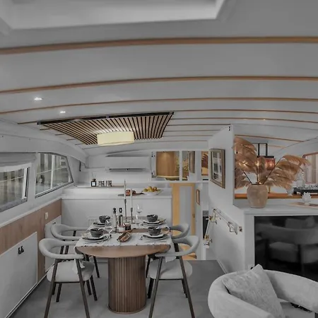 One-of-a-kind Arctic Experience Aboard Boat Grosso ספינת מלון