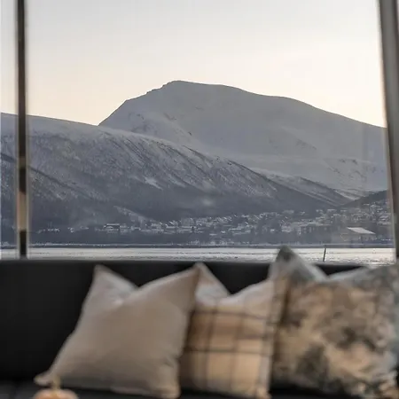 One-of-a-kind Arctic Experience Aboard Boat Grosso ספינת מלון