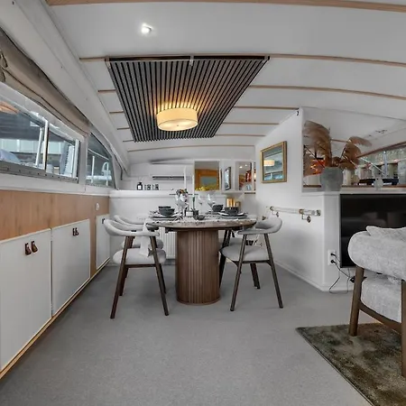 One-of-a-kind Arctic Experience Aboard Boat Grosso * טרומסה