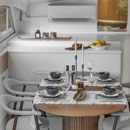 One-of-a-kind Arctic Experience Aboard Boat Grosso ספינת מלון טרומסה