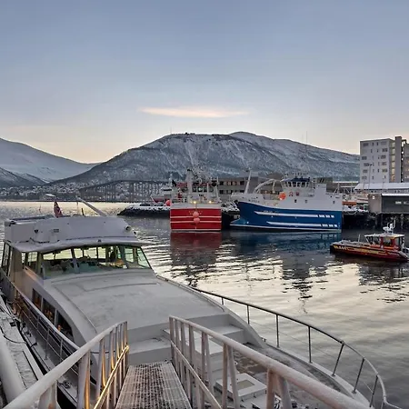 One-of-a-kind Arctic Experience Aboard Boat Grosso * טרומסה