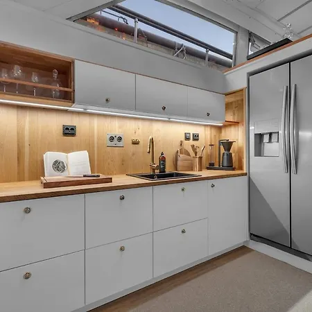 ספינת מלון One-of-a-kind Arctic Experience Aboard Boat Grosso