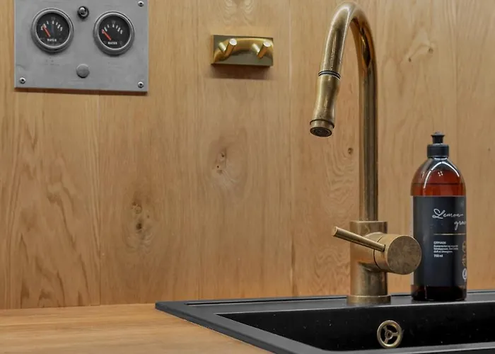 Båthotell One-of-a-kind Arctic Experience Aboard Boat Grosso Tromsø