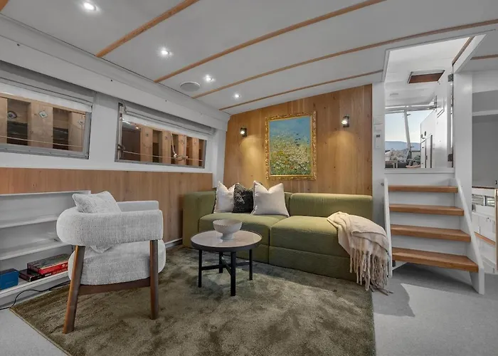 Båthotell One-of-a-kind Arctic Experience Aboard Boat Grosso