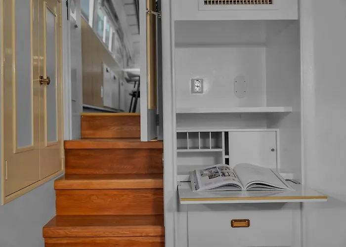 Båthotell One-of-a-kind Arctic Experience Aboard Boat Grosso