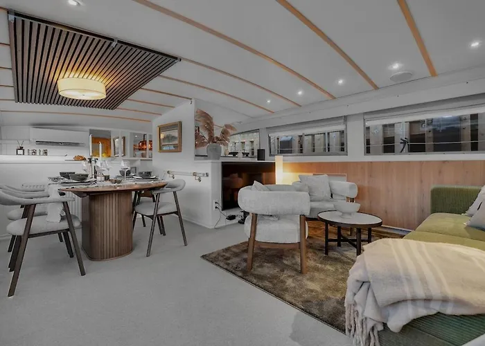 Båthotell One-of-a-kind Arctic Experience Aboard Boat Grosso Tromsø