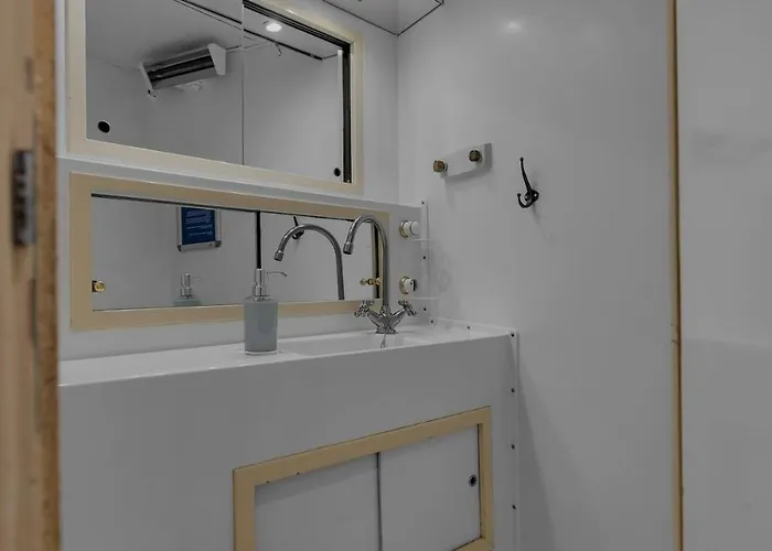 One-of-a-kind Arctic Experience Aboard Boat Grosso * Tromsø