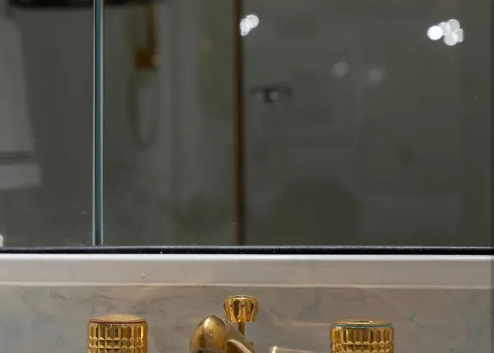 Båthotell One-of-a-kind Arctic Experience Aboard Boat Grosso